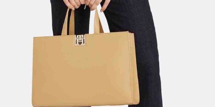 Bolsos Tommy Hilfiger: El Regalo Perfecto para Esta Navidad