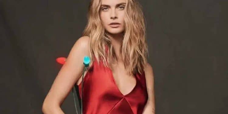 Cara Delevingne Brilla para Calvin Klein