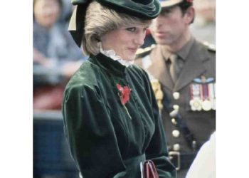 El Regreso del Terciopelo: Icono de Lady Di Renace