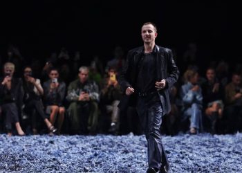 H&M se une a Glenn Martens para revolucionar el streetwear en 2025