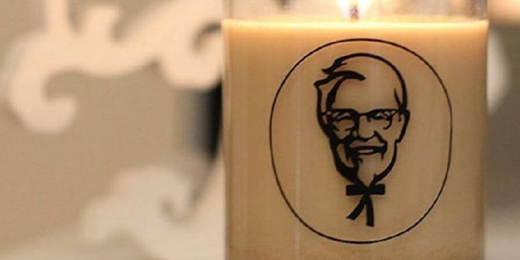 KFC lanza velas que huelen a pollo frito