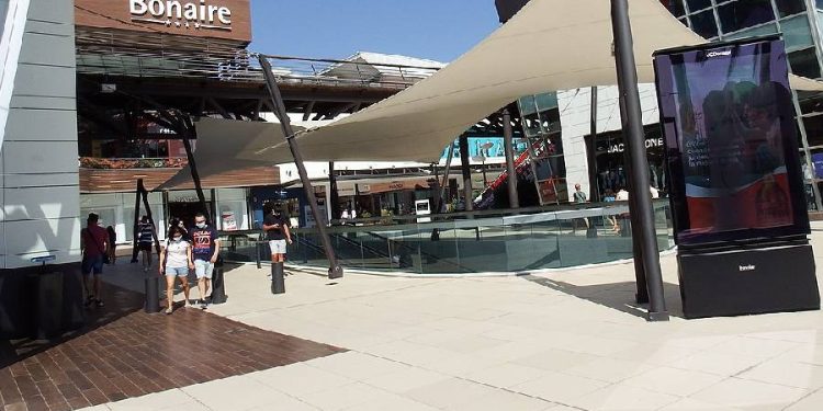 El centro comercial Bonaire ya trabaja en su reapertura