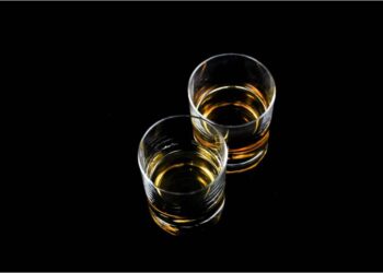 Uruguayos idearon el hielo perfecto para acompañar el whisky: Conoce de qué trata