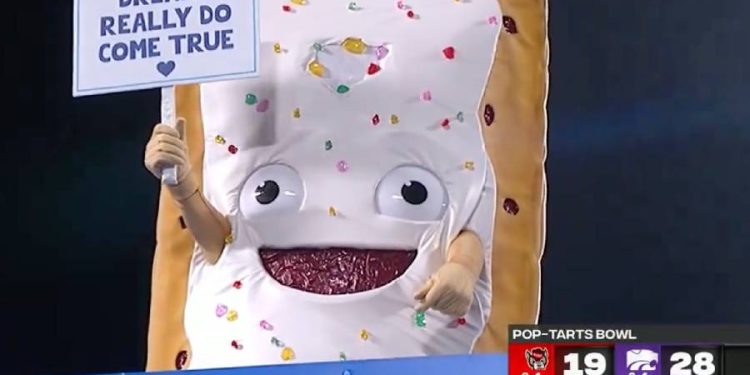 Pop-Tarts Revela su Nueva Mascota Comestible para el Bowl