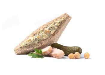 Rodilla Lanza Su Primer Sándwich de Pollo Vegano con Heura