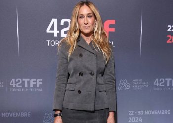 Sarah Jessica Parker: Elegancia Atemporal en Turín