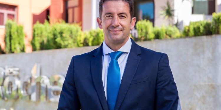 Carlos Díez, CEO de Les Roches: “Cada vez más, el lujo es ofrecer una experiencia única y diferencial”