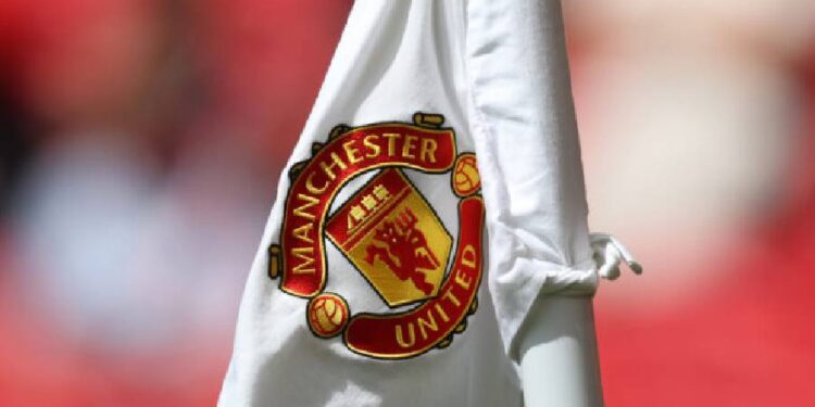 Adidas y Manchester United lanzan una colección retro que enamora al planeta
