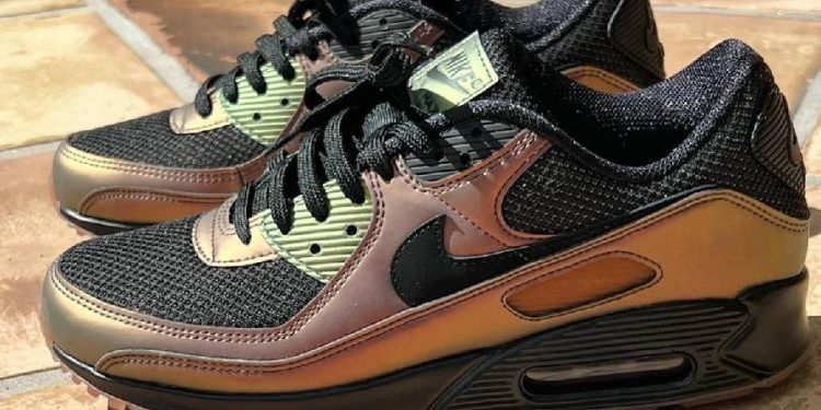 Las Nike Air Max 90 Dark Russet son unas zapatillas mágicas que cambian de color