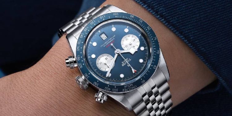 Tudor apuesta por el azul en su Black BAy Chrono