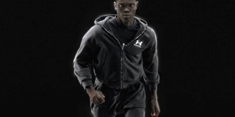 BALENCIAGA Y UNDER ARMOUR HACEN COLISIONAR EL LUJO Y EL RENDIMIENTO ATLÉTICO