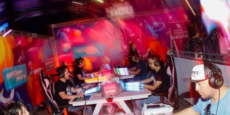 Fútbol y videojuegos, la experiencia omnicanal en el FestiGame Itaú 2024