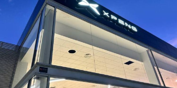 Caetano Retail abre en Málaga el primer concesionario de la marca de coches Xpeng en Andalucía