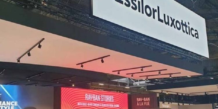 Essilor Luxottica refuerza su dominio con la compra de Espansione