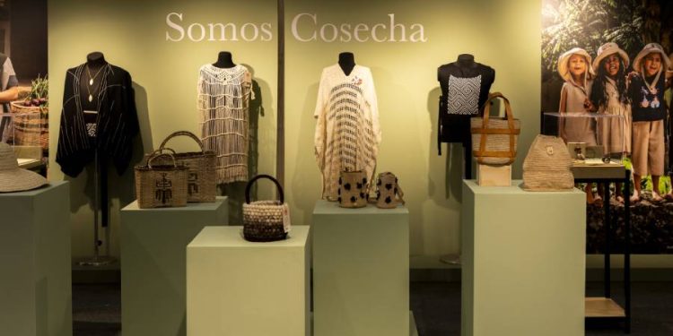 La riqueza cultural Wayuu brilla en Expoartesanías 2024