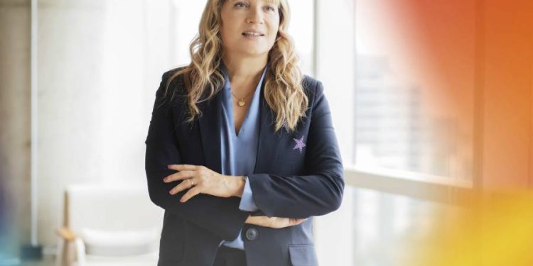 Inserción de mujeres en sectores estratégicos ayuda a reducir la brecha salarial de género