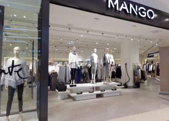 Mango consolida su liderazgo con una nueva tienda insignia en Barcelona.