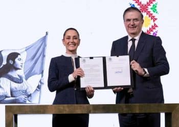 México impone arancel del 35% a importaciones textiles