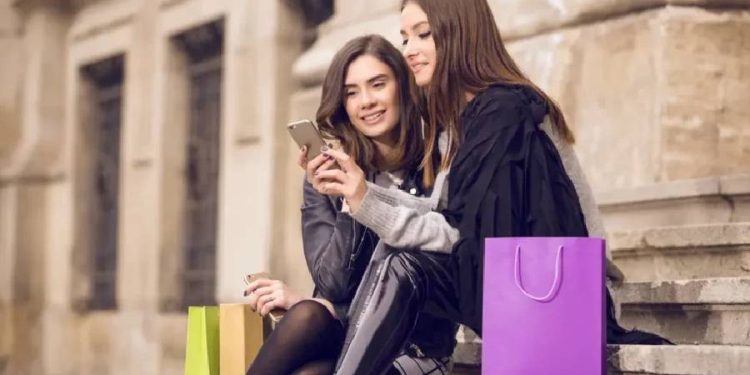 Aumenta el gasto navideño: 379 € de media y cambios en los hábitos de compra