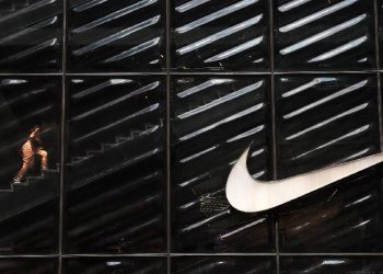 Nike enfrenta crisis: ventas caen un 9%