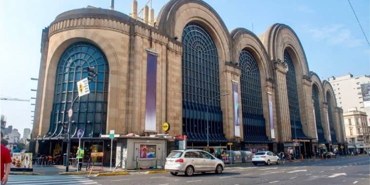 Starbucks reabre su tienda en Abasto con diseño inspirado en café