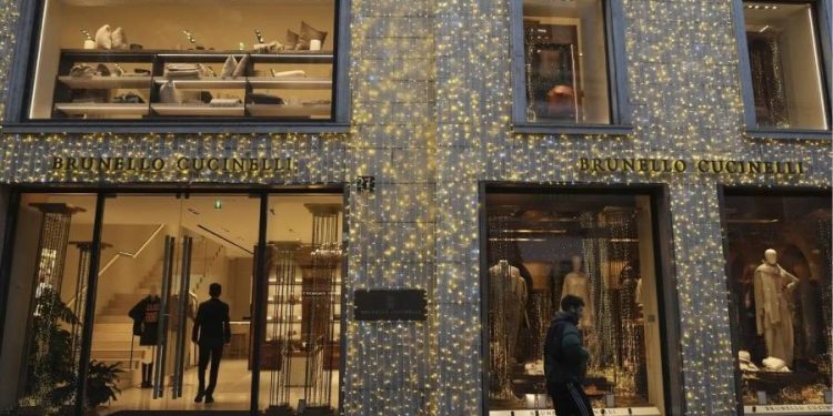 Milán destrona a Nueva York como la ciudad con la calle comercial más lujosa del mundo