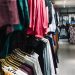 Un tiktoker latino reveló dónde comprar ropa de marcas de lujo a precios bajos en Estados Unidos