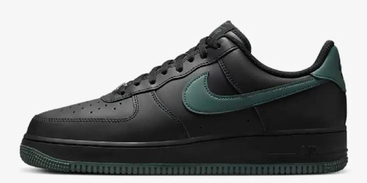 Los Nike AF1 negros más cool para empezar 2025 (y combinar con todo)