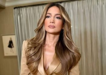 El cabello largo después de los 50: Un acto de empoderamiento