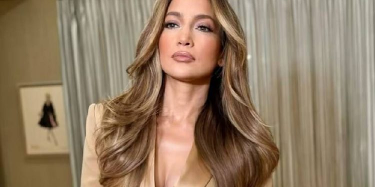 El cabello largo después de los 50: Un acto de empoderamiento