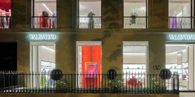 Kering fortalece sus finanzas con venta de edificios en París