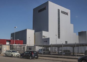 Nestlé impulsa la sostenibilidad en su fábrica de café en Girona