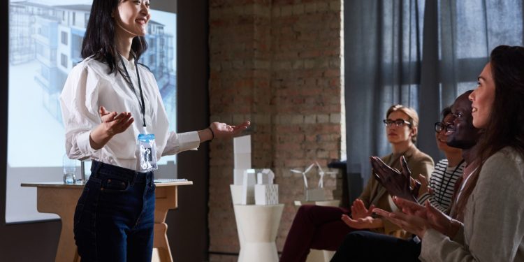 Liderazgo y coaching, pilares esenciales para la competitividad empresarial