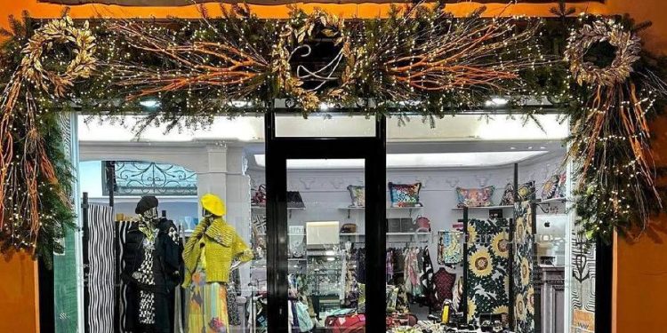 Lonia adquiere la legendaria marca Christian Lacroix
