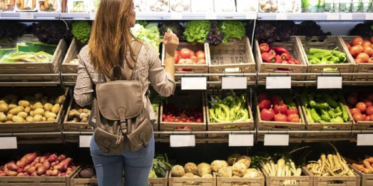 Los españoles gastaron 122.000 millones de euros en 2024