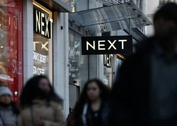 Next eleva previsiones de beneficio a 1.218 millones de euros