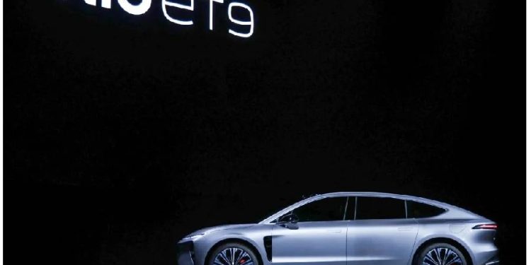 Nio revoluciona el mercado automotriz con su berlina eléctrica de lujo