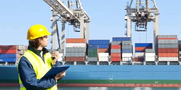 Peligro en los puertos: estibadores y patronal en tensión