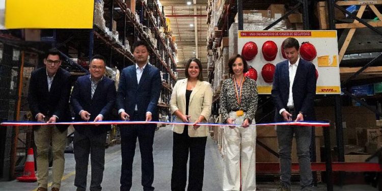 GEELY y DHL Supply Chain: firman una alianza para impulsar el sector automotriz en Chile