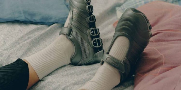Taqwa Bint Ali y Adidas lanzan unas zapatillas sin género que combinan elegancia atemporal e inspiración parisina