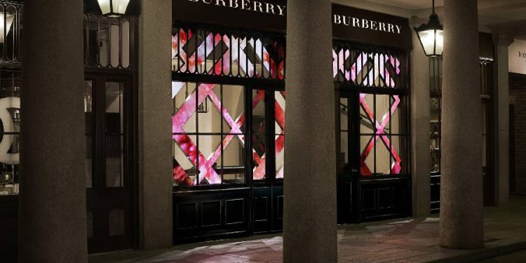 Burberry enciende la mecha del lujo y marca el camino con un crecimiento del 9%