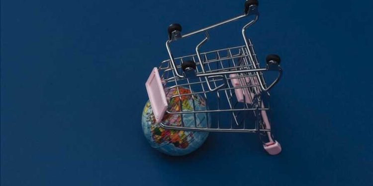 carrito de compra supermercado y globo comportamientos de consumo
