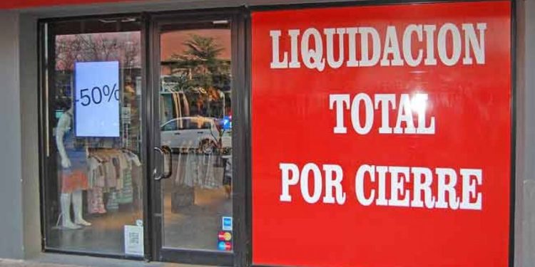 Multitienda nacional anuncia despidos y cierre de tienda emblemática
