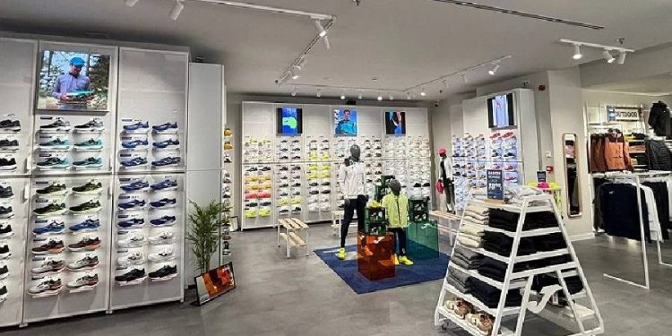 Joma sigue expandiéndose en retail y abre en España su tienda número 33