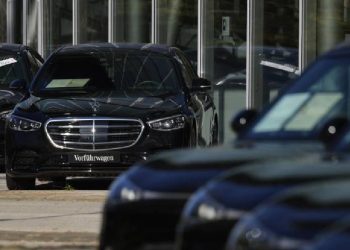 EEUU blinda su seguridad: Prohibe autos de China y Rusia