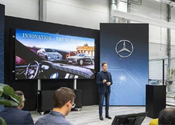 Tecnología solar al servicio de la movilidad eléctrica: Mercedes-Benz líder en innovación
