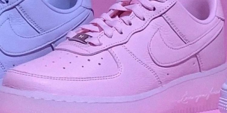 NOCTA y Nike nos sorprenden así lucen las nuevas Air Force 1 Low ‘Pink Foam’
