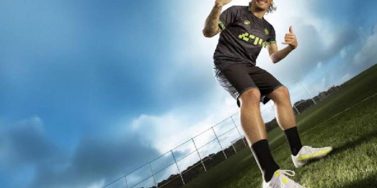 Decathlon eleva su apuesta por el fútbol de élite con el patrocinio de Antoine Griezmann