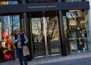 STL consolida su imperio del lujo con la adquisición de Christian Lacroix