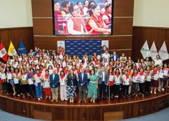 Arca Continental en Perú y Centrum PUCP capacitan de manera gratuita a más de 200 emprendedoras de Lima y Trujillo
